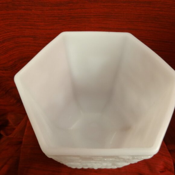 Vintage Anchor Hocking Fire King Ware Vase - Grape Pattern - Picture 3 of 3